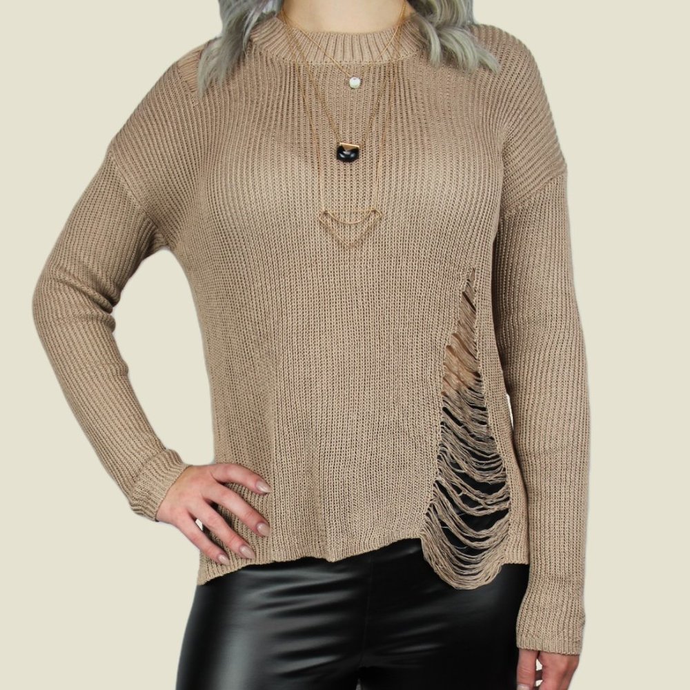 Distressed Hi-Lo Top - Picture 2 of 4